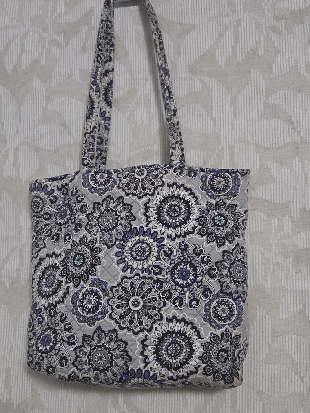 Vera Bradley Large Tote Purse Magnet Snap Inside Pockets